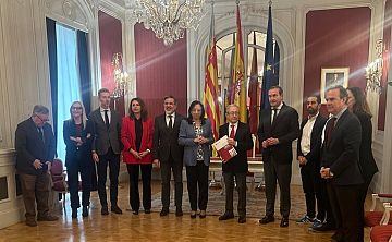 Luna reprocha a Les Corts su falta de interés por escuchar al Síndic y advierte de una deriva institucional peligrosa