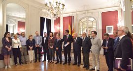 El síndic entrega el Informe anual 2015 al president de Les Corts Valencianes