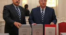 El Síndic entrega al Presidente de las Cortes el Informe Anual 2003 y un Informe Especial sobre «el botellón» y contaminación acústica